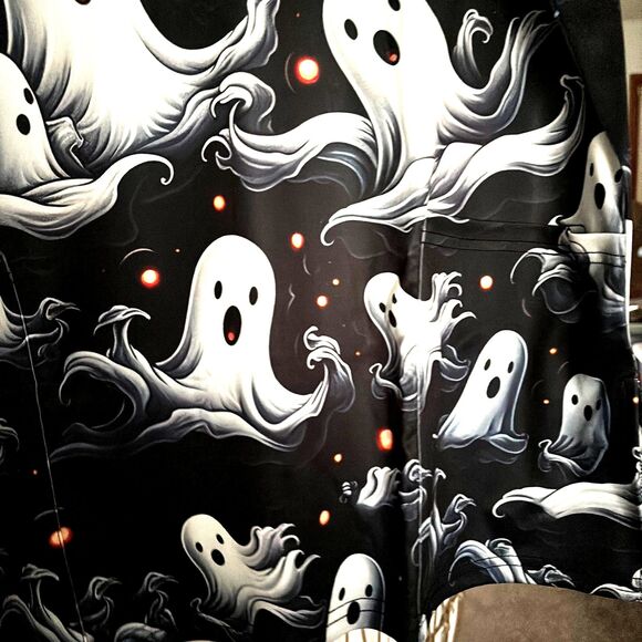 Woman's XXL Nurse Scrub Cute Ghostly Print V-Neck Front Pockets Scrub Top #B - Picture 4 of 5